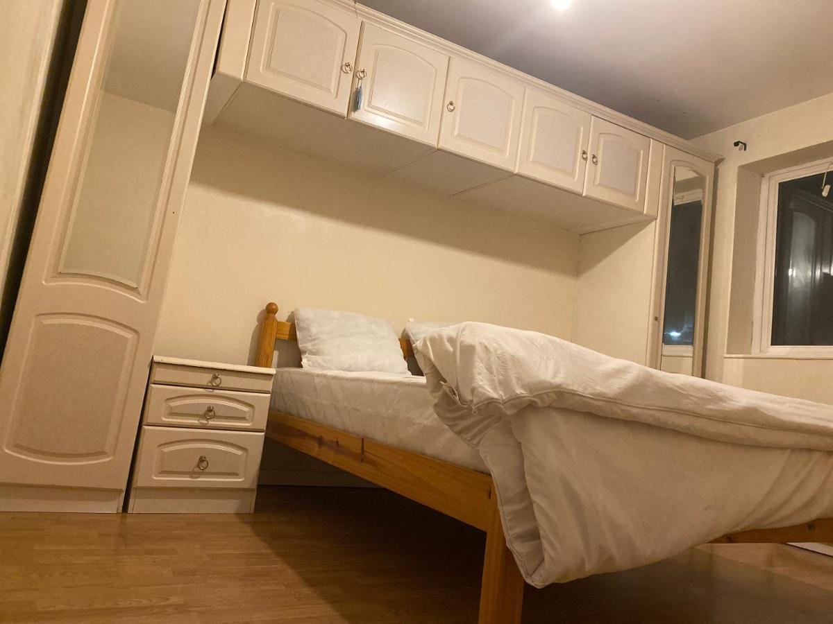 La Mansion Bed & Breakfast เวนส์เบอรี ภายนอก รูปภาพ